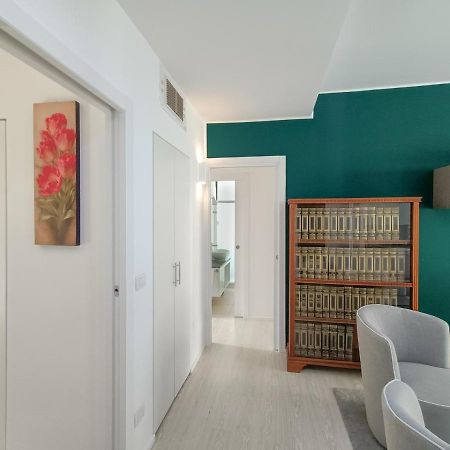 Ferienwohnung Joivy Elegant Flat For 6 With 2 Balconies Mailand Exterior foto