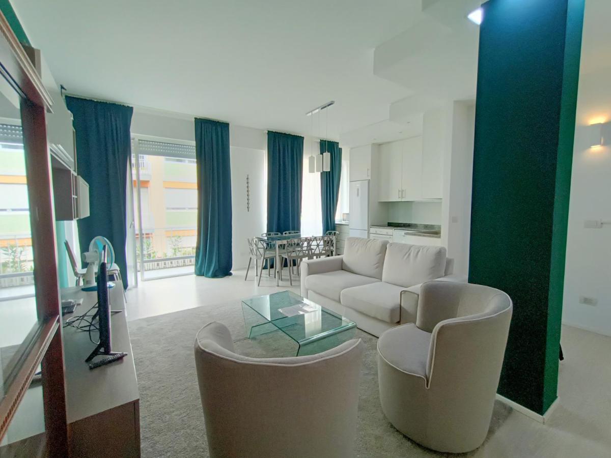 Ferienwohnung Joivy Elegant Flat For 6 With 2 Balconies Mailand Exterior foto