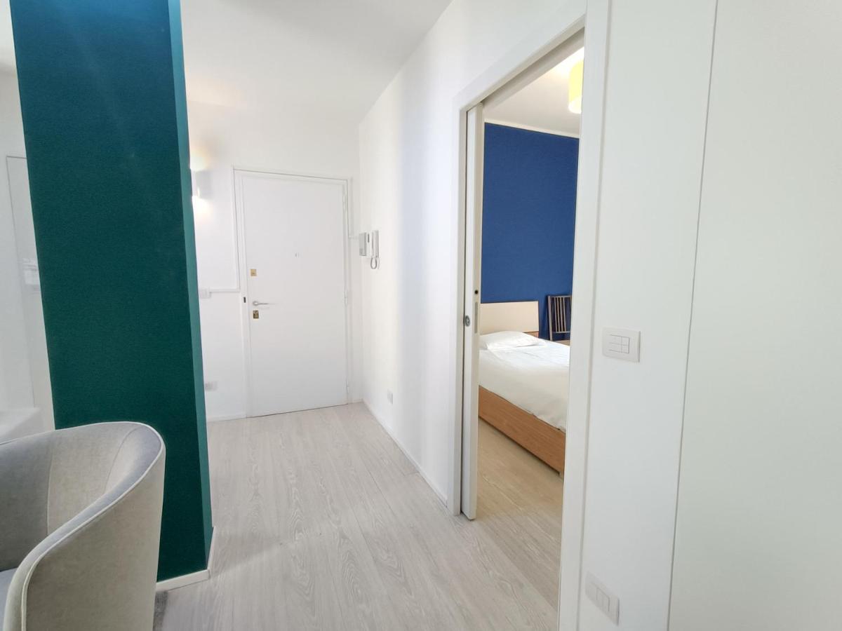 Ferienwohnung Joivy Elegant Flat For 6 With 2 Balconies Mailand Exterior foto