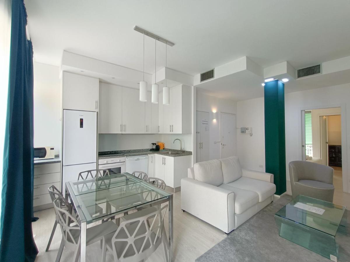 Ferienwohnung Joivy Elegant Flat For 6 With 2 Balconies Mailand Exterior foto